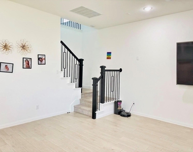 3908 Burks Court - Photo Thumbnail 20