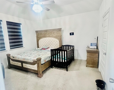3908 Burks Court - Photo Thumbnail 10