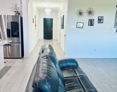 3908 Burks Court - Photo Thumbnail 8