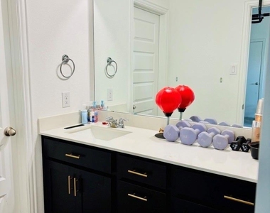 3908 Burks Court - Photo Thumbnail 23