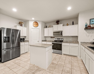 3132 Newfield Court - Photo Thumbnail 9