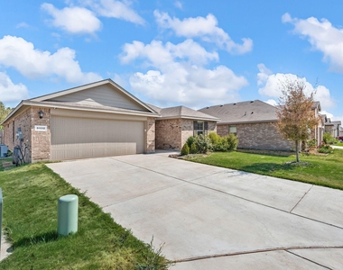 3132 Newfield Court - Photo Thumbnail 2