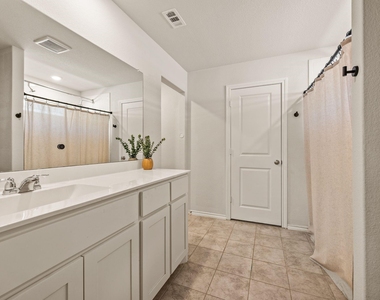 3132 Newfield Court - Photo Thumbnail 14