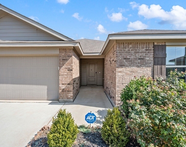 3132 Newfield Court - Photo Thumbnail 3