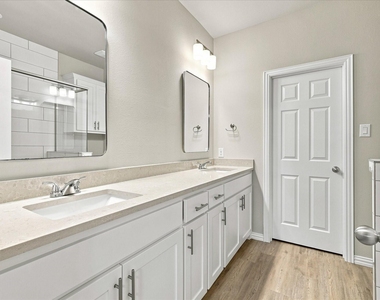 216 Wayside Court - Photo Thumbnail 10