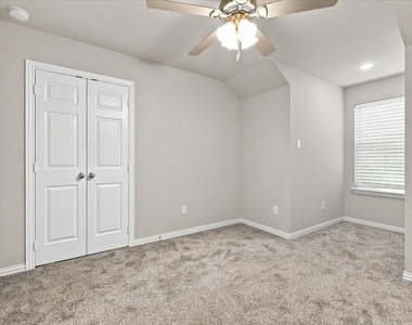 216 Wayside Court - Photo Thumbnail 15