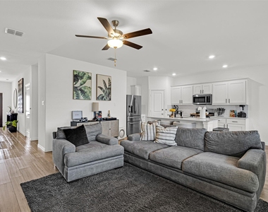 3113 Kaufman Court - Photo Thumbnail 4