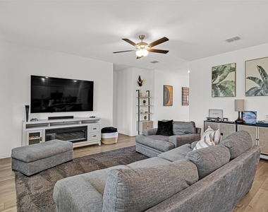 3113 Kaufman Court - Photo Thumbnail 5