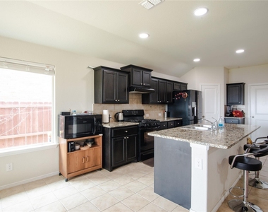 10125 Clemmons Road - Photo Thumbnail 12