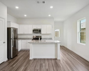 5509 Hastings Lane - Photo Thumbnail 13