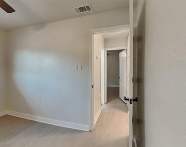 2803 Ursa Circle - Photo Thumbnail 6