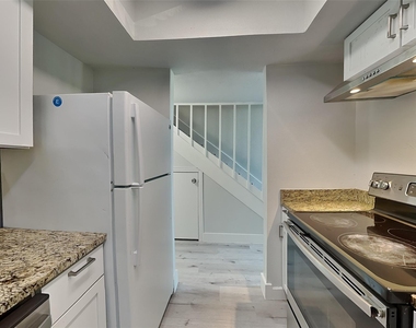 2803 Ursa Circle - Photo Thumbnail 8