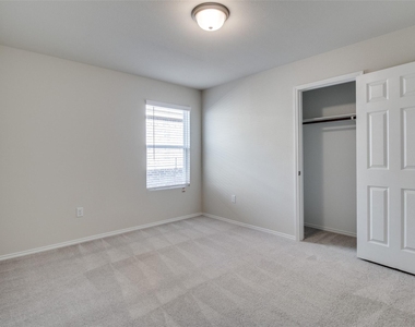 337 Glenwick Lane - Photo Thumbnail 20