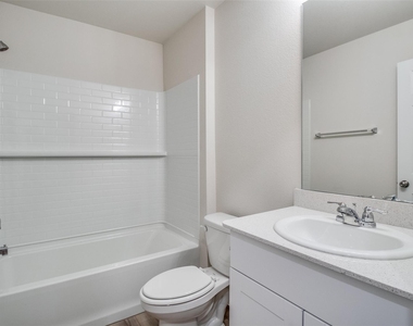 337 Glenwick Lane - Photo Thumbnail 16