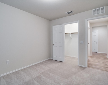 337 Glenwick Lane - Photo Thumbnail 10