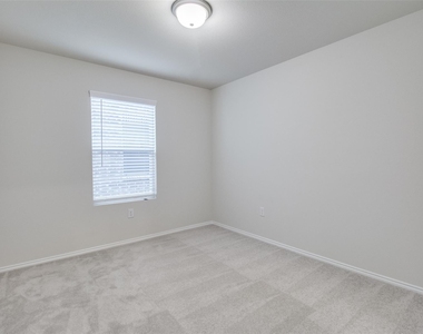 337 Glenwick Lane - Photo Thumbnail 14