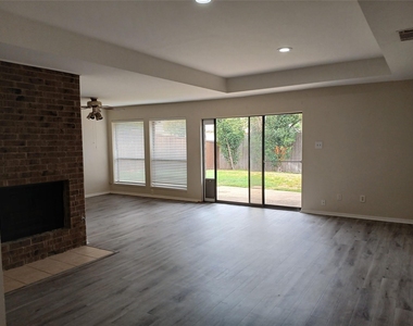 133 Oakbrook - Photo Thumbnail 8