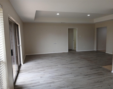 133 Oakbrook - Photo Thumbnail 15