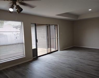 133 Oakbrook - Photo Thumbnail 12