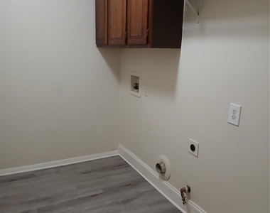 133 Oakbrook - Photo Thumbnail 10