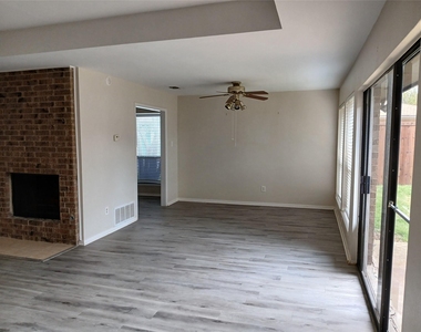 133 Oakbrook - Photo Thumbnail 14