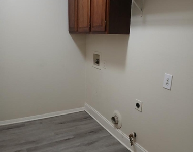 133 Oakbrook - Photo Thumbnail 4