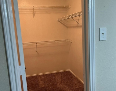 1017 Alexandria Drive - Photo Thumbnail 23