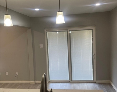 5826 Sandhurst Lane - Photo Thumbnail 14
