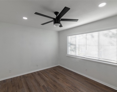 5921 Gaston Avenue - Photo Thumbnail 11