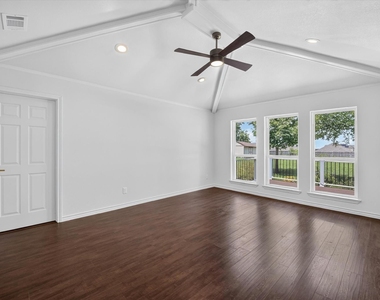 3505 Larkin Lane - Photo Thumbnail 9