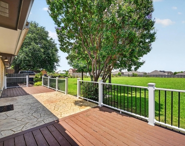 3505 Larkin Lane - Photo Thumbnail 17