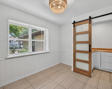 3505 Larkin Lane - Photo Thumbnail 8