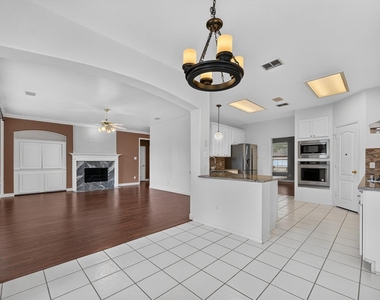 5101 Timberland Parkway - Photo Thumbnail 7