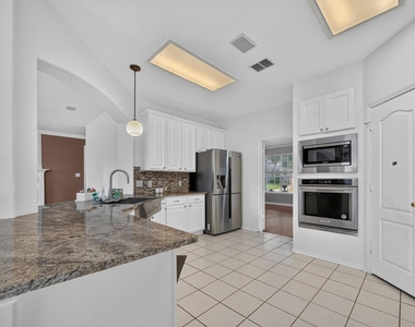 5101 Timberland Parkway - Photo Thumbnail 5