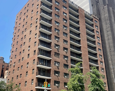 East 35th/3rd Avenue - Photo Thumbnail 10