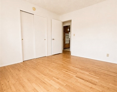 9635 Broadway - Photo Thumbnail 19