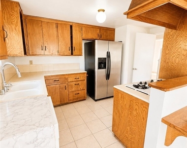 9635 Broadway - Photo Thumbnail 9