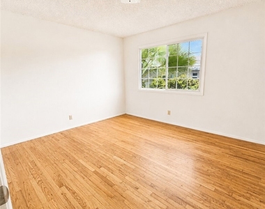 9635 Broadway - Photo Thumbnail 21