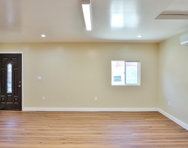 816 Bonita Street - Photo Thumbnail 10