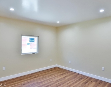 816 Bonita Street - Photo Thumbnail 11