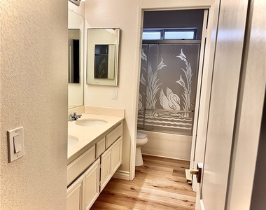 1217 Avenida Roundelay - Photo Thumbnail 2