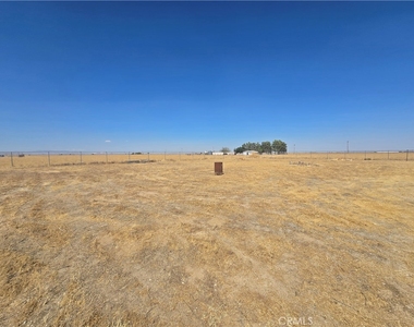7057 W Avenue H - Photo Thumbnail 44