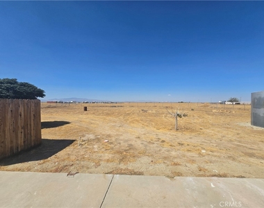 7057 W Avenue H - Photo Thumbnail 36