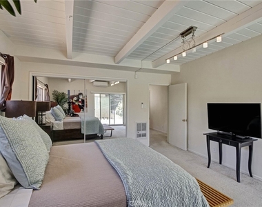 4268 Troost Avenue - Photo Thumbnail 27