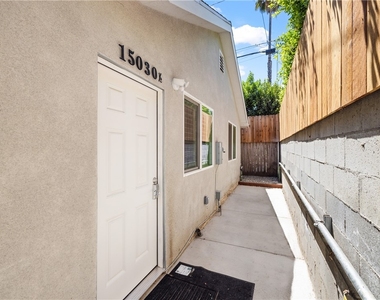 15030 1/2 Hesby Street - Photo Thumbnail 4