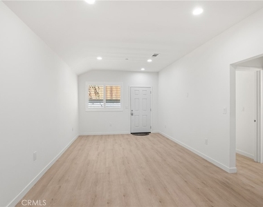 15030 Hesby Street - Photo Thumbnail 5