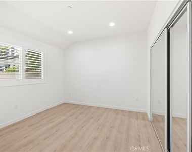 15030 Hesby Street - Photo Thumbnail 6