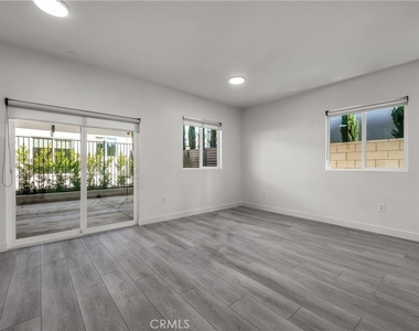 10882 1/2 Dora Street - Photo Thumbnail 5