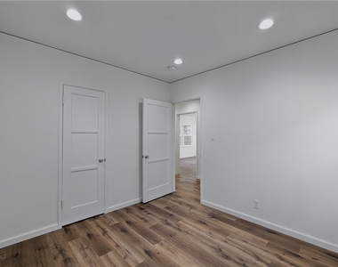 10931 Whipple Street - Photo Thumbnail 10