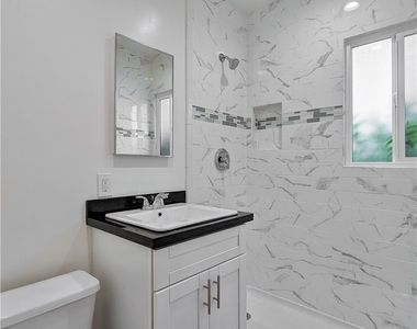 10931 Whipple Street - Photo Thumbnail 4